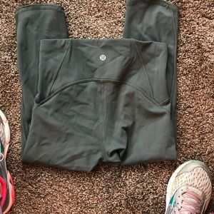 Lulu lemon athletic capris GUC